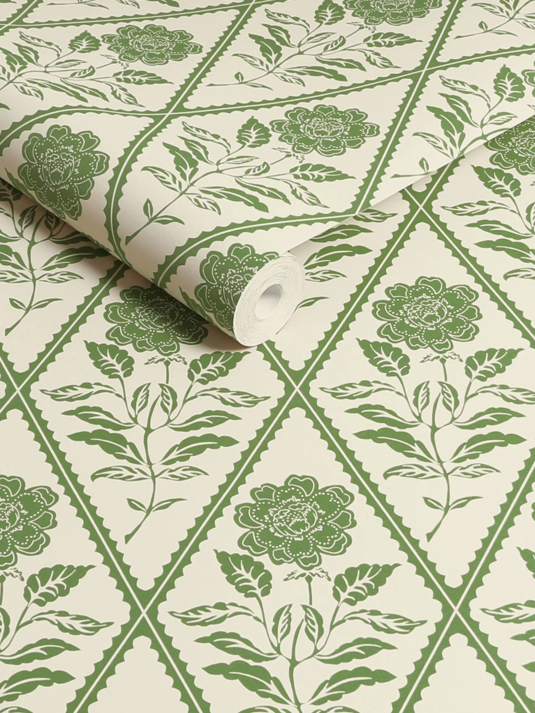 Juliette Floral Print 10M Wallpaper<Joules Clearance