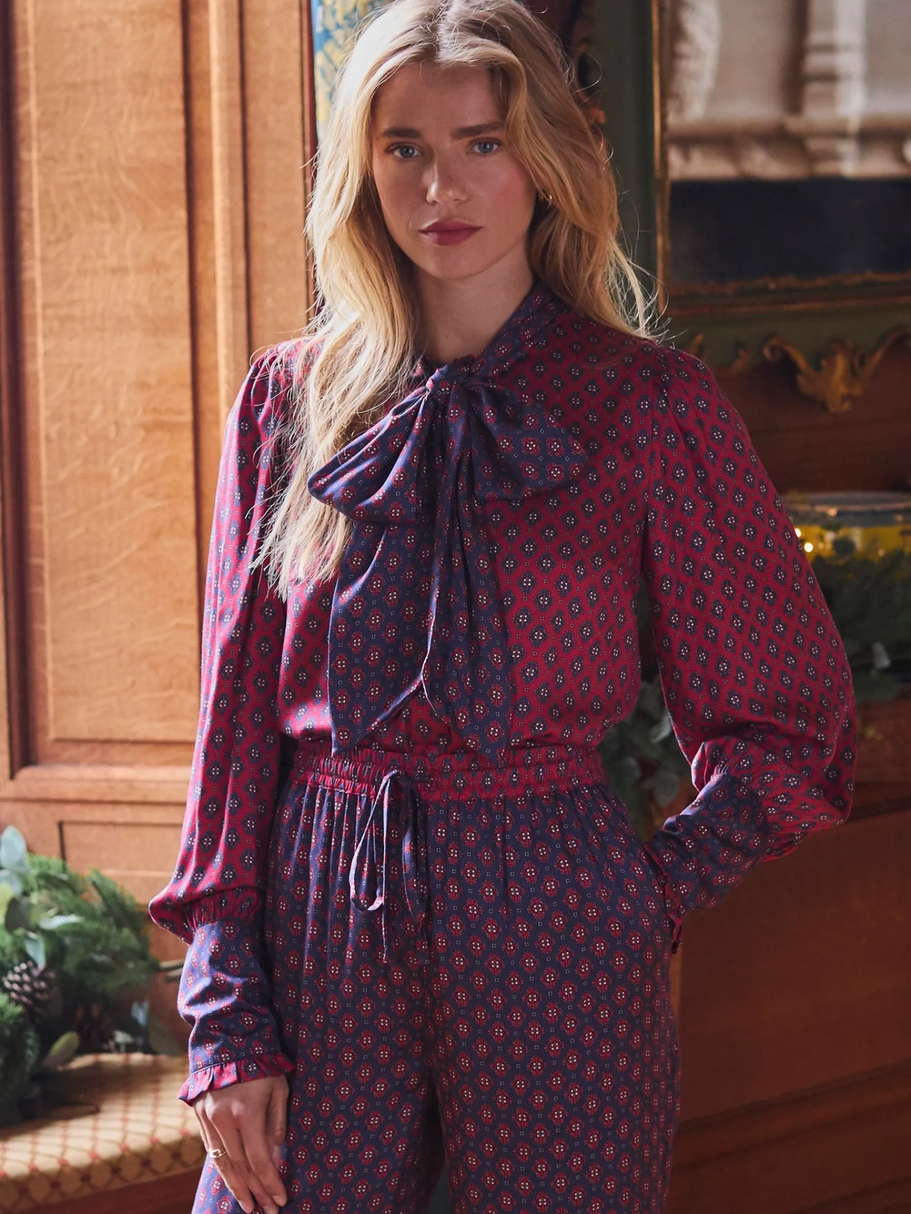 Everly Tie Neck Blouse<Joules Outlet