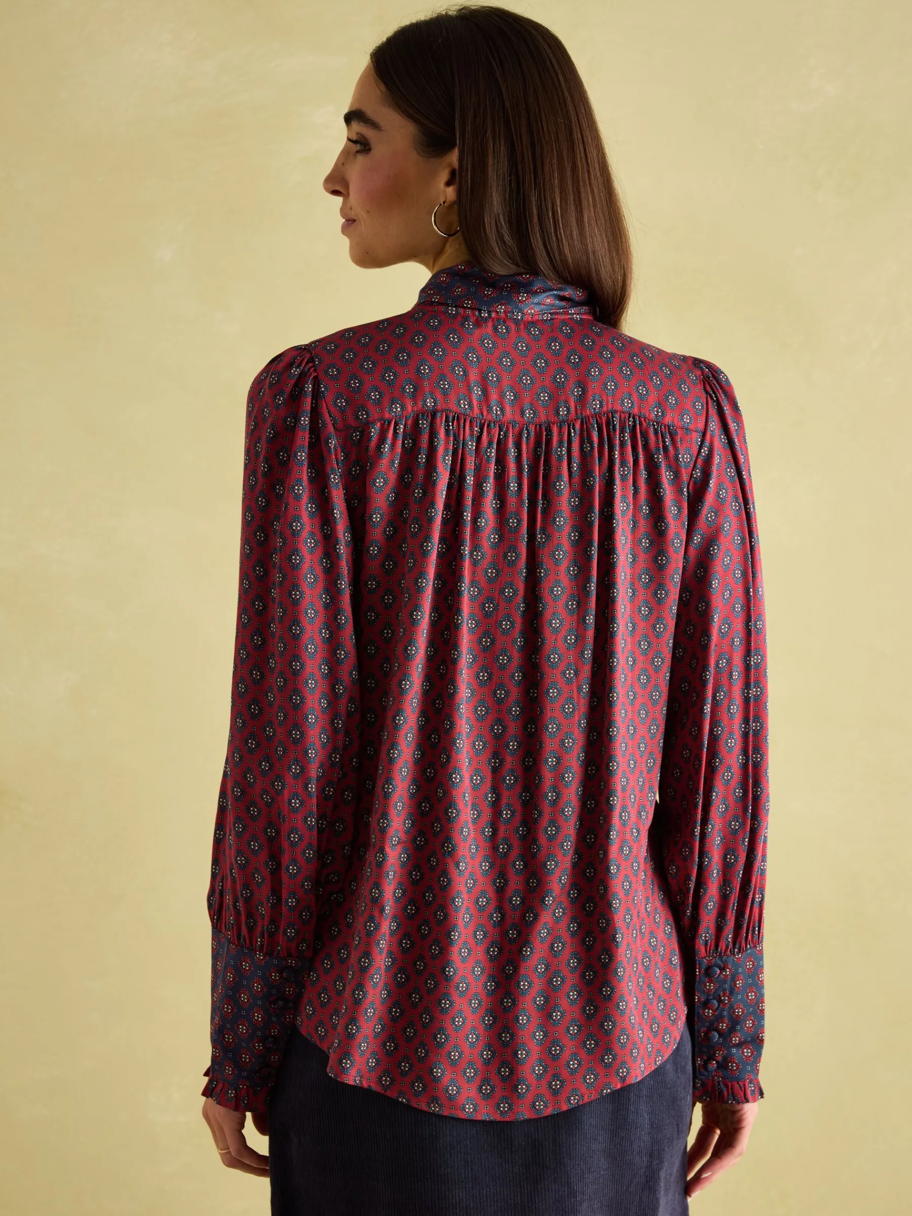 Everly Tie Neck Blouse<Joules Outlet