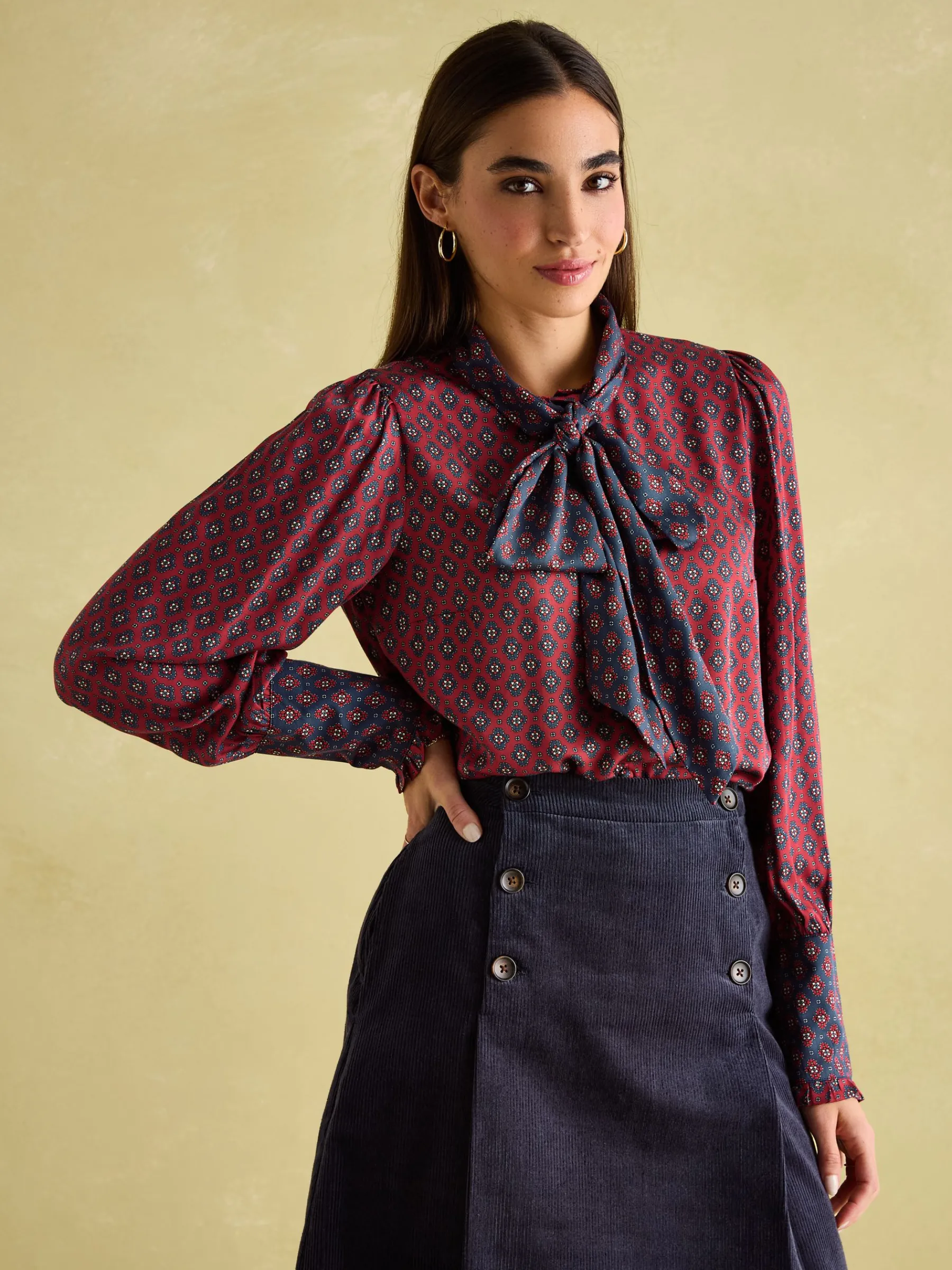 Everly Tie Neck Blouse<Joules Outlet
