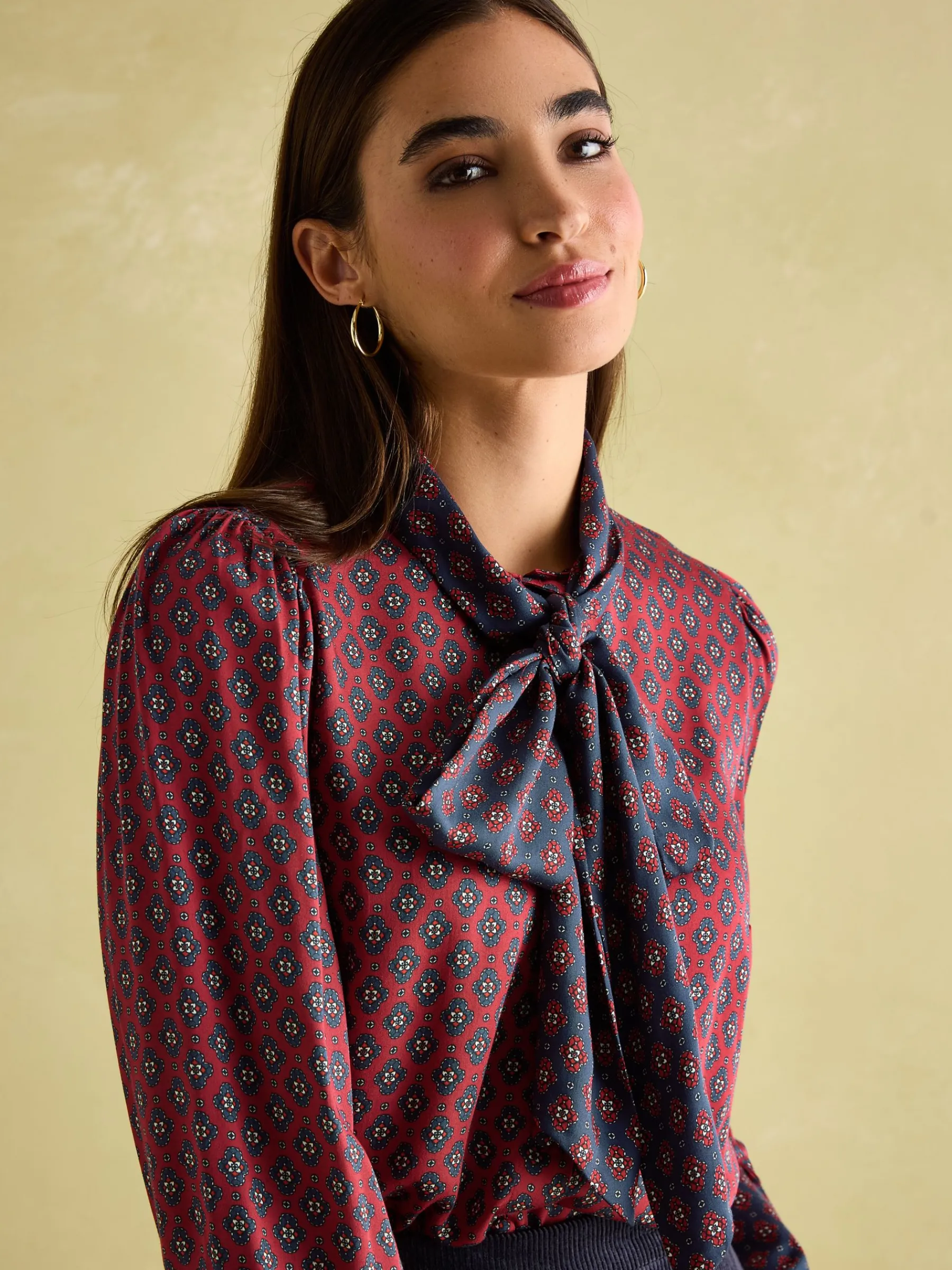 Everly Tie Neck Blouse<Joules Outlet
