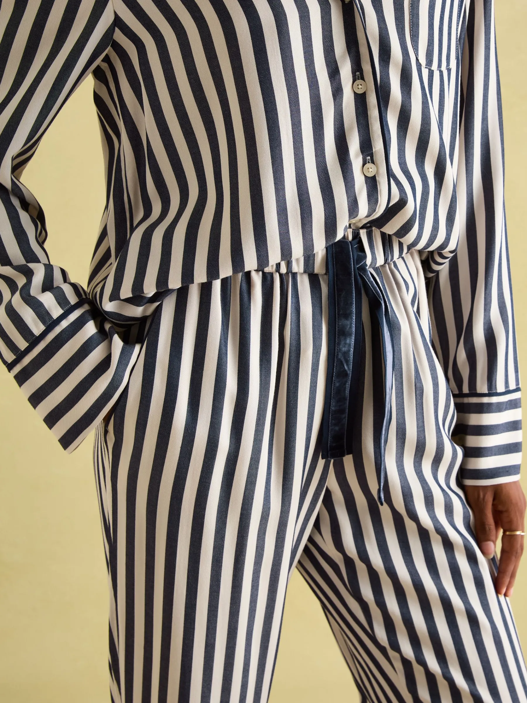 Alma Navy & White Striped Pyjama Set<Joules Clearance