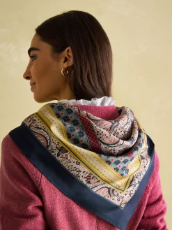 Bloomfield Square Silk Scarf<Joules