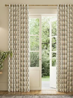 Chamomile Set of 2 Blackout Eyelet Curtains<Joules Hot