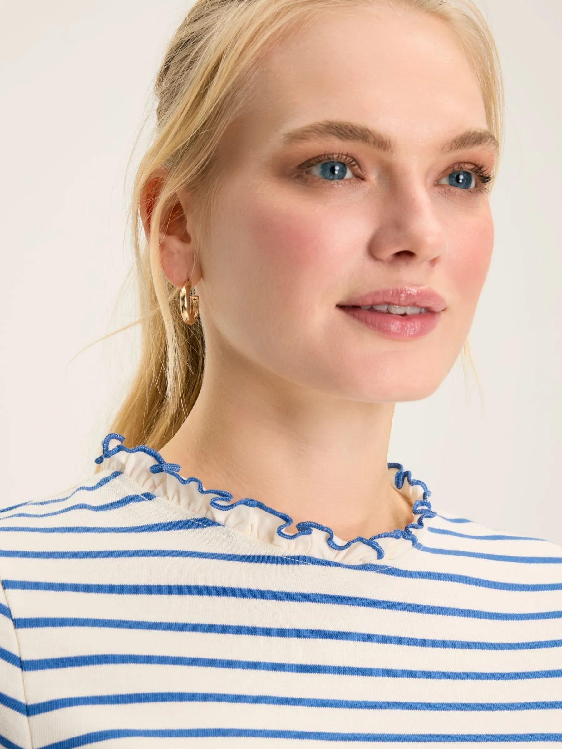 Daisy Cream & Blue Short Sleeve Frilled Neck Top<Joules Sale