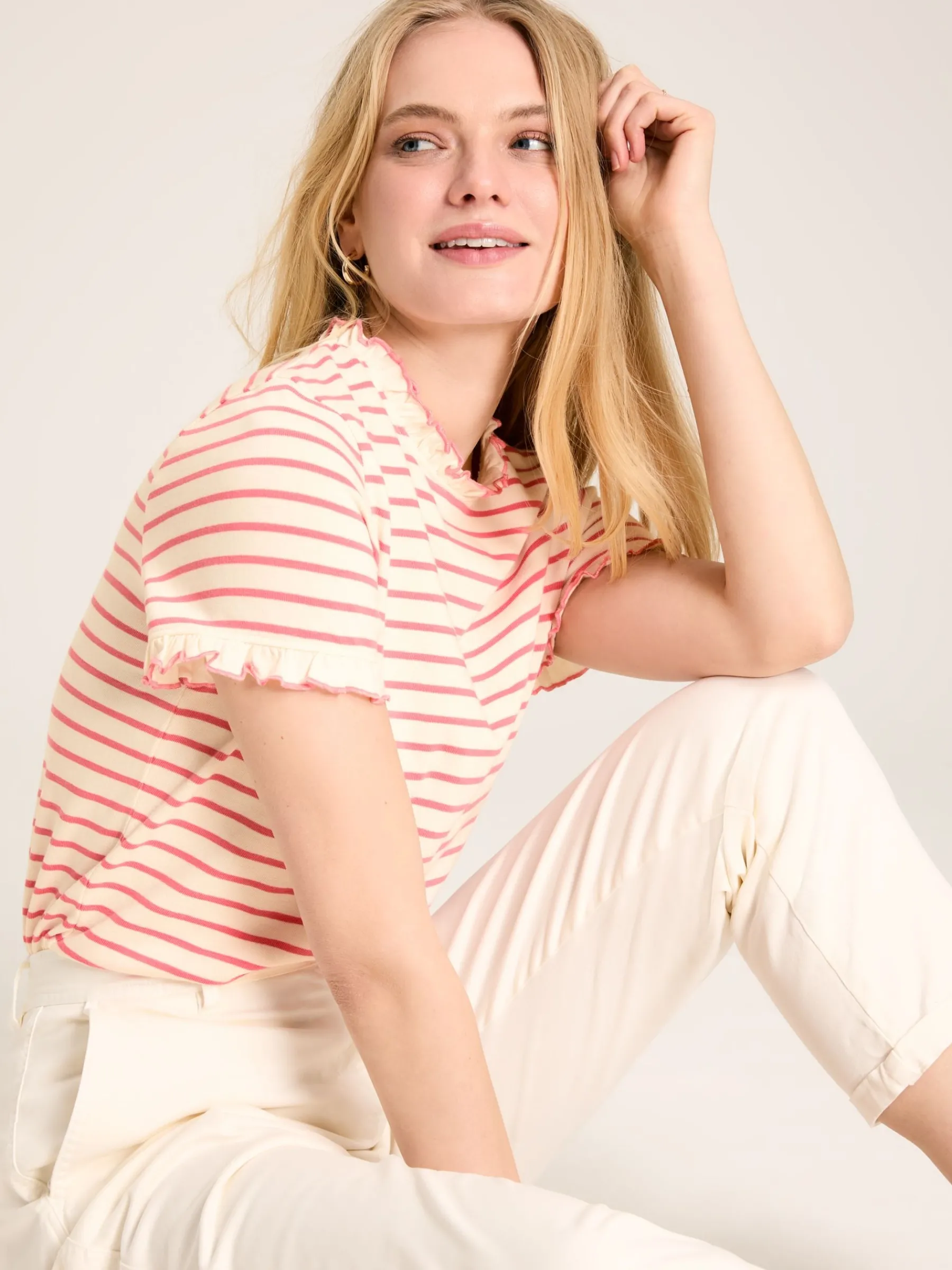 Daisy Short Sleeve Frilled Neck Top<Joules Discount