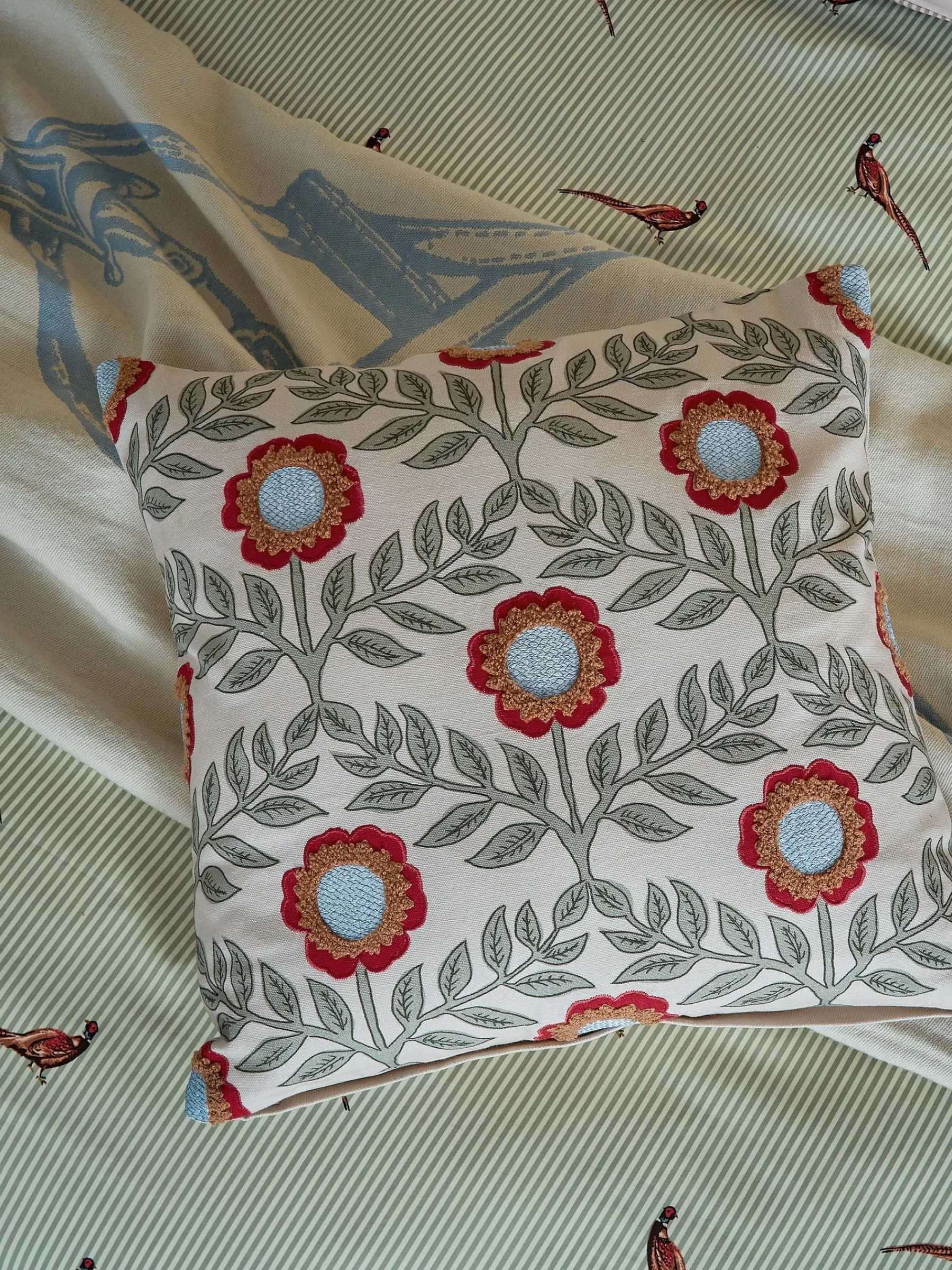 Floral Trellis 100% Cotton Cushion<Joules New