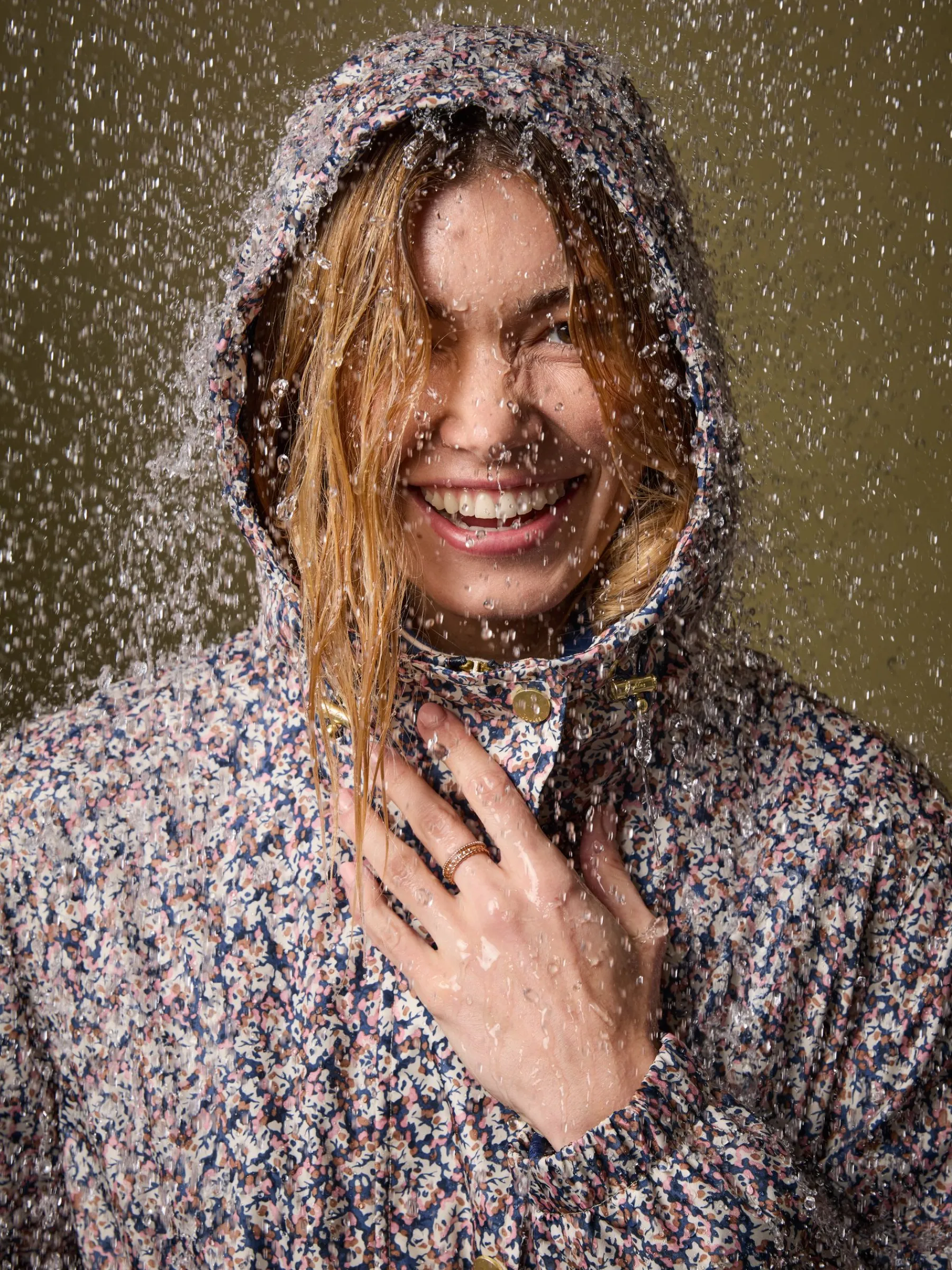 Holkham Ditsy Floral Waterproof Packable Raincoat With Hood<Joules