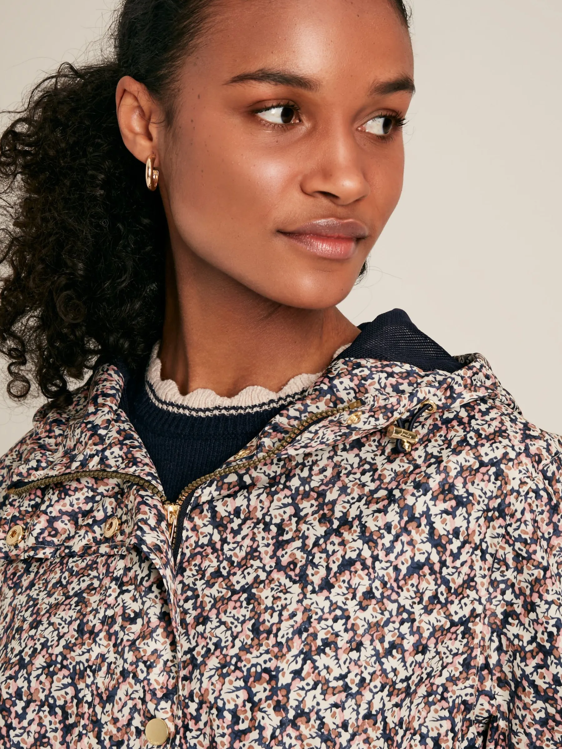 Holkham Ditsy Floral Waterproof Packable Raincoat With Hood<Joules