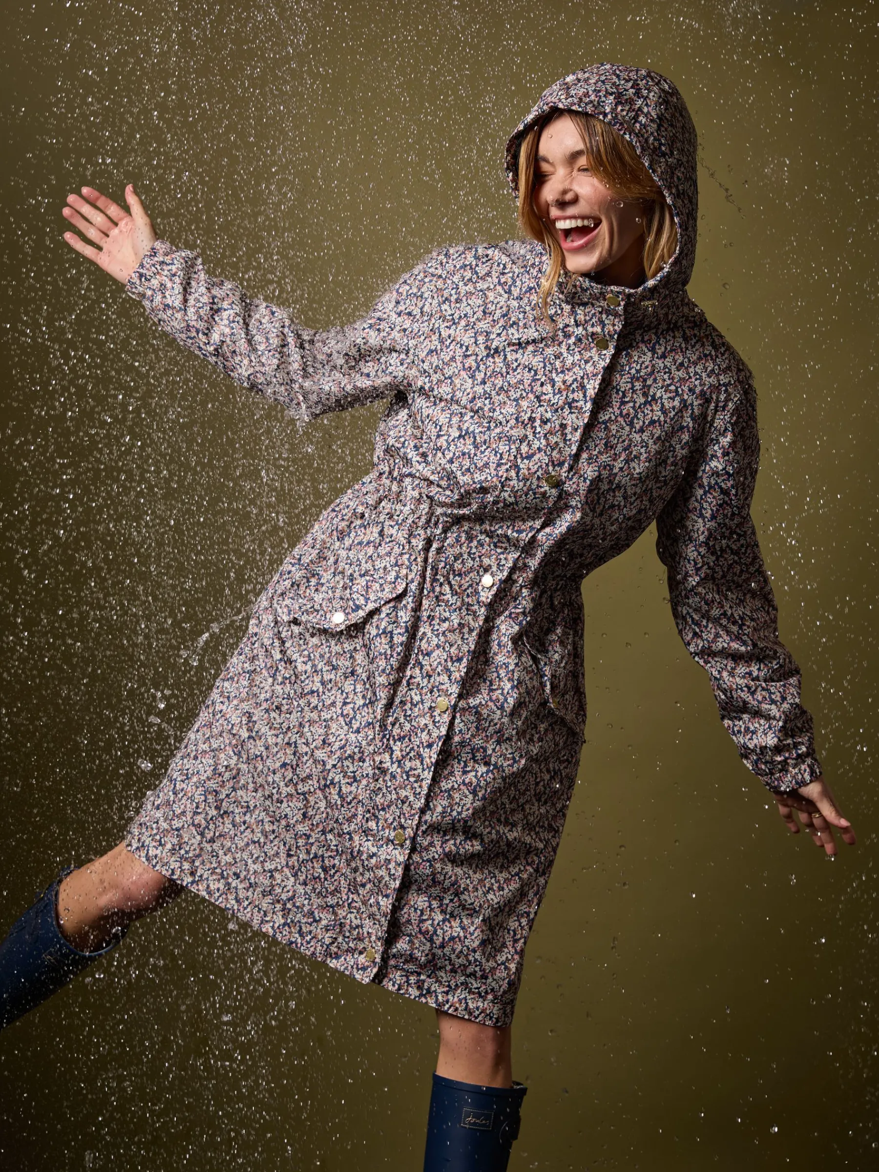 Holkham Ditsy Floral Waterproof Packable Raincoat With Hood<Joules