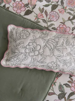 Juliette 100% Cotton Scalloped Embroidered Cushion<Joules Online