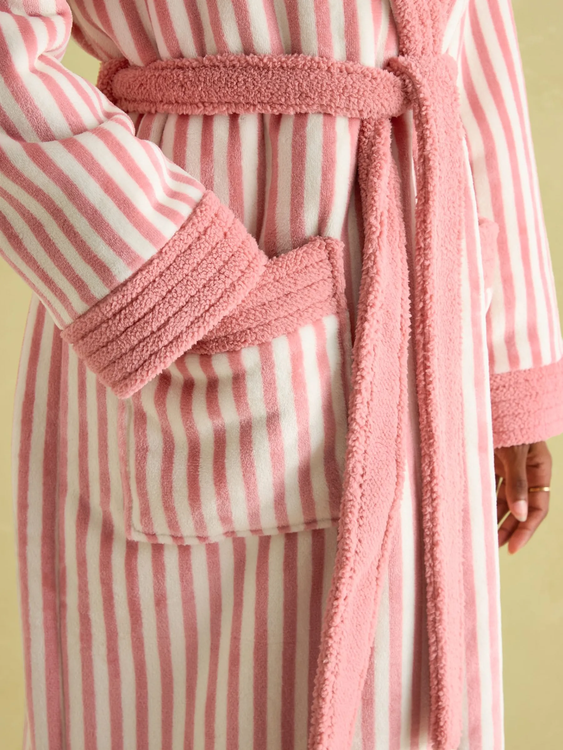 Matilda Pink & White Fleece Lined Striped Dressing Gown<Joules New