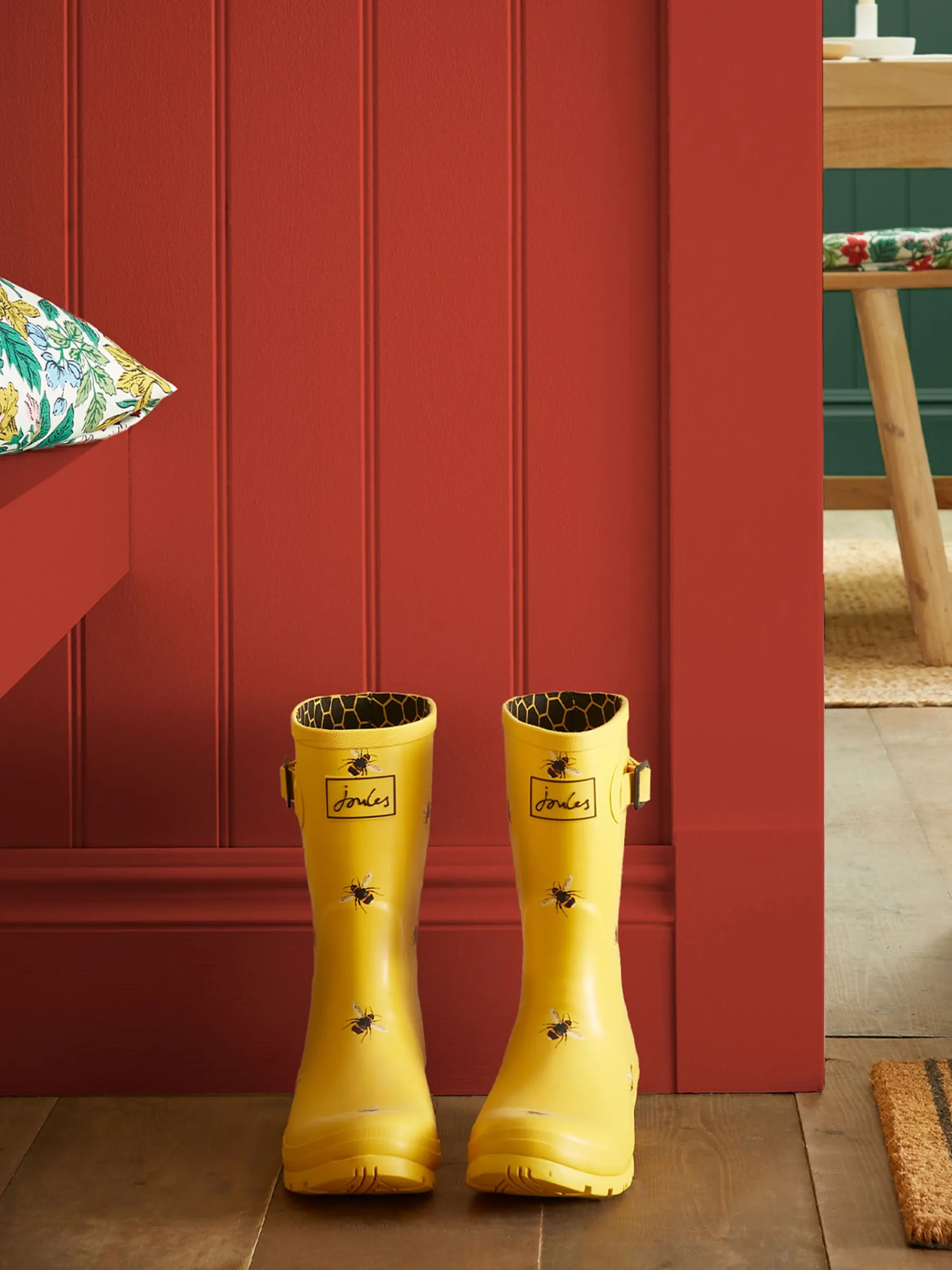 Spurn Point Red Multi Surface Matt Emulsion<Joules Sale