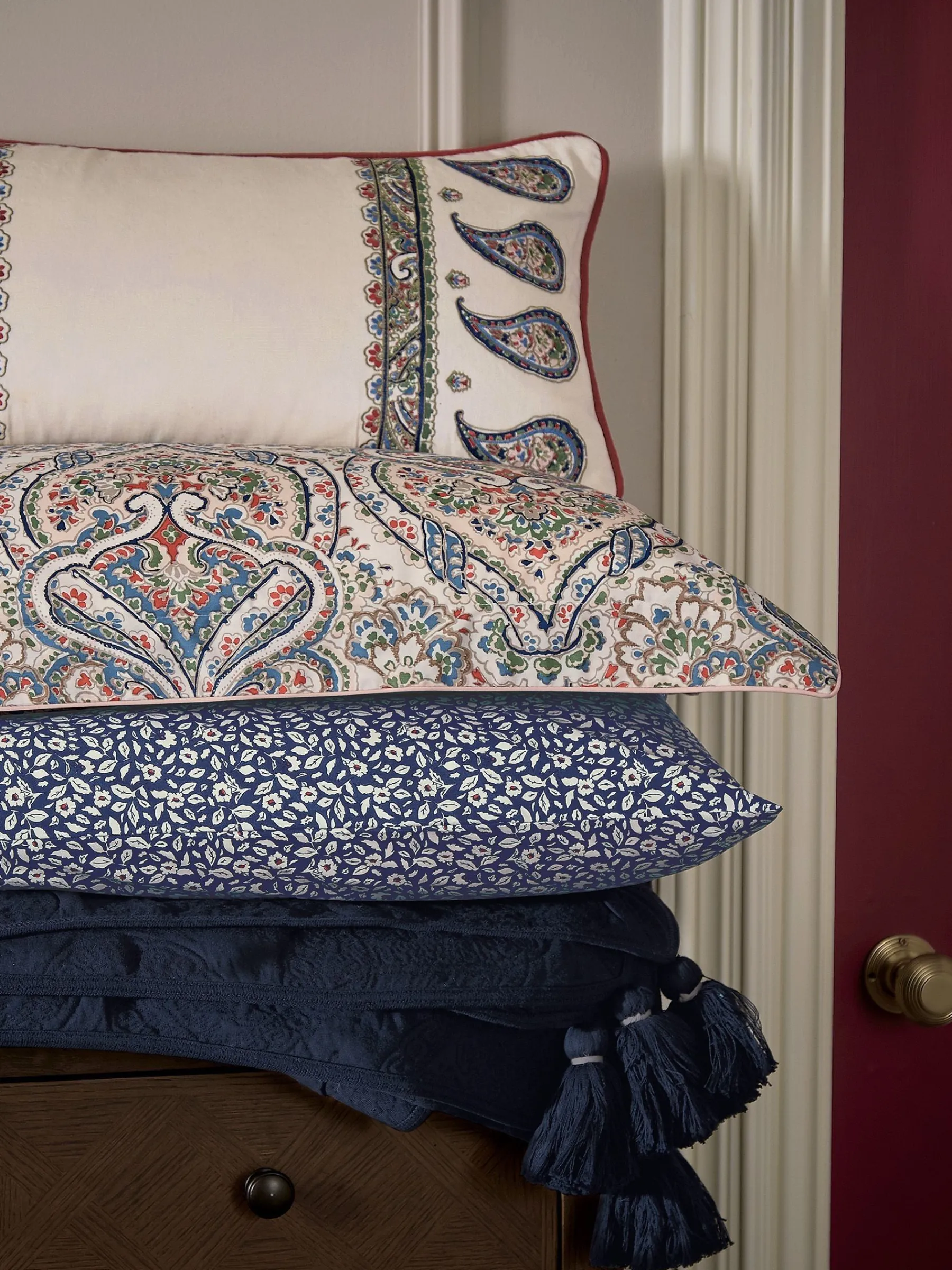 Paisley 100% Cotton Cushion<Joules Best