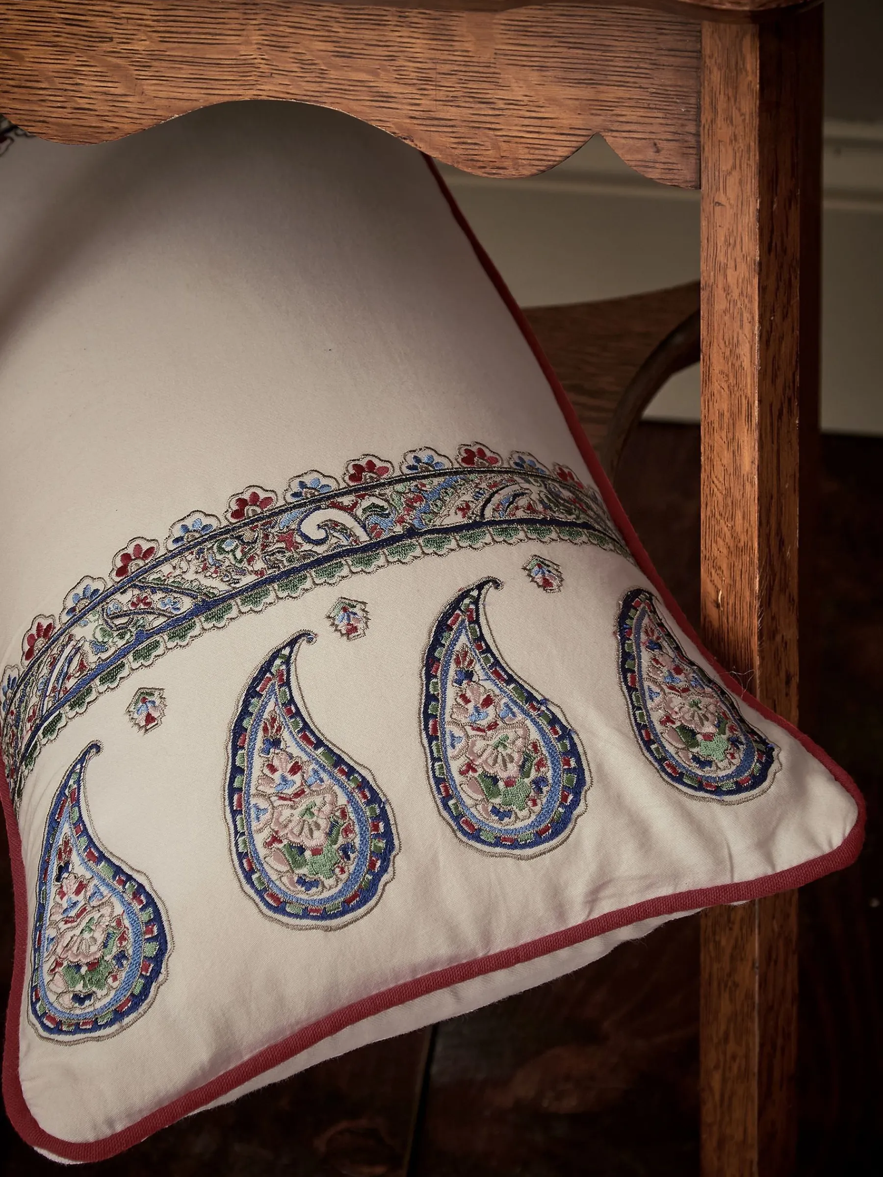 Paisley 100% Cotton Cushion<Joules Best